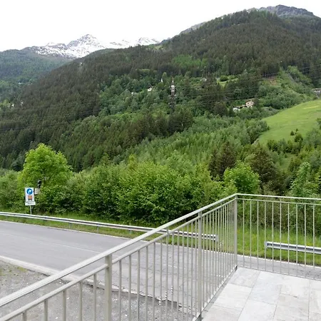 Tola - Giallo Apartament