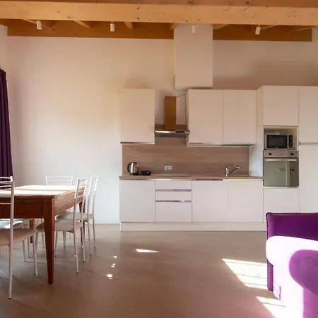 Apartament Tola - Giallo