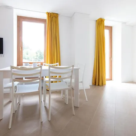 Tola - Giallo Apartament
