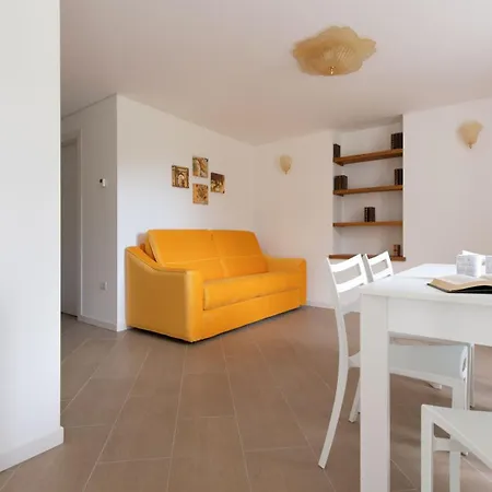Apartament Tola - Giallo